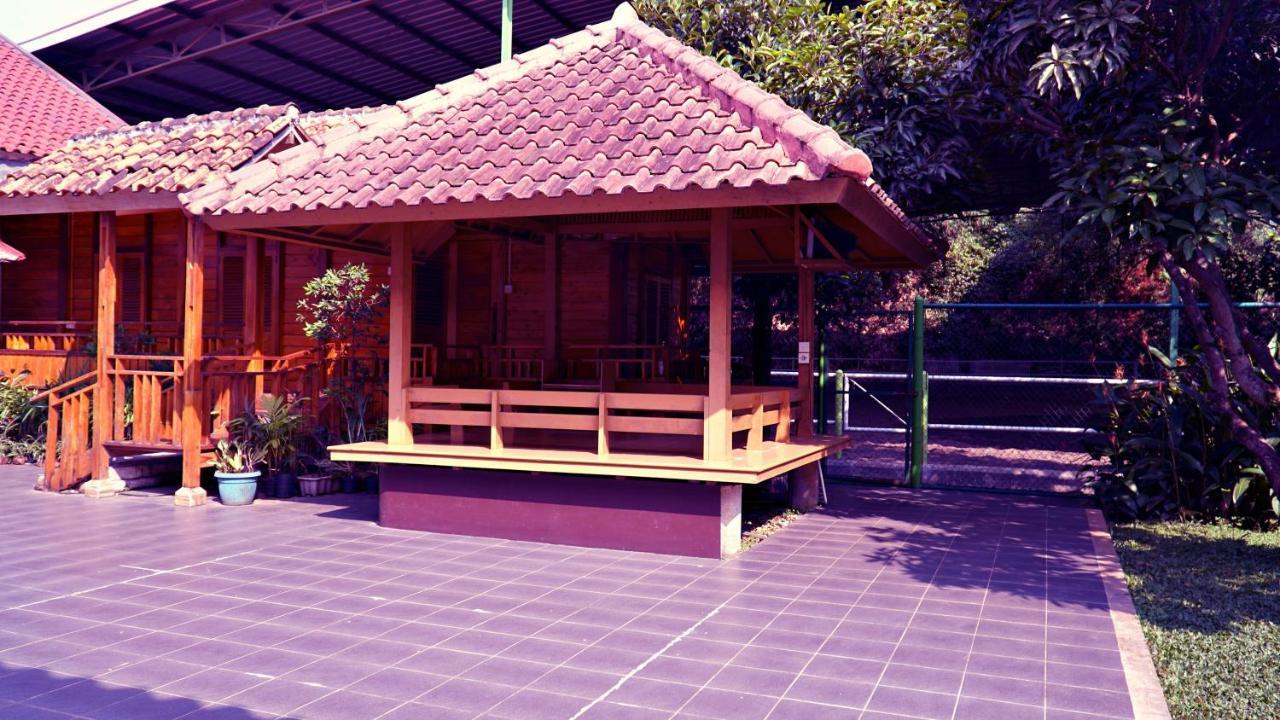 Penginapan Muslim Yuni Inn Bogor Luaran gambar